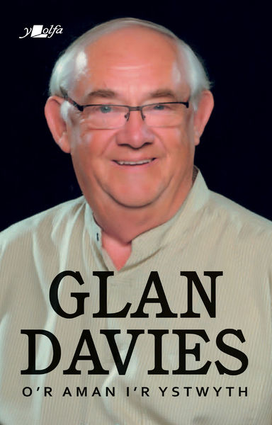 Atgofion Glan: Y diddanwr prysur fu'n gweithio gyda Ryan a Ronnie a Ken Dodd